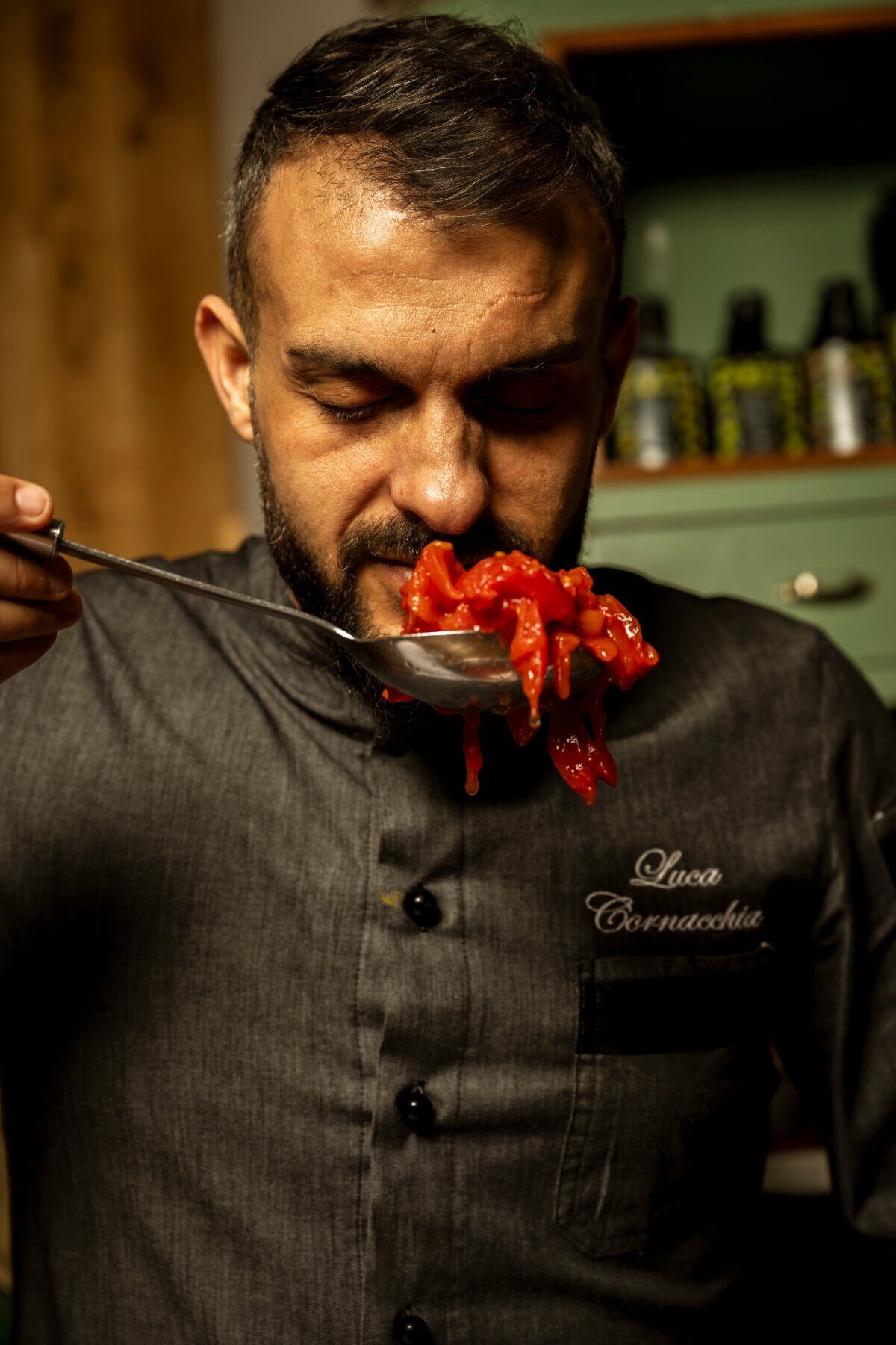 luca-cornacchia-e-pomodori